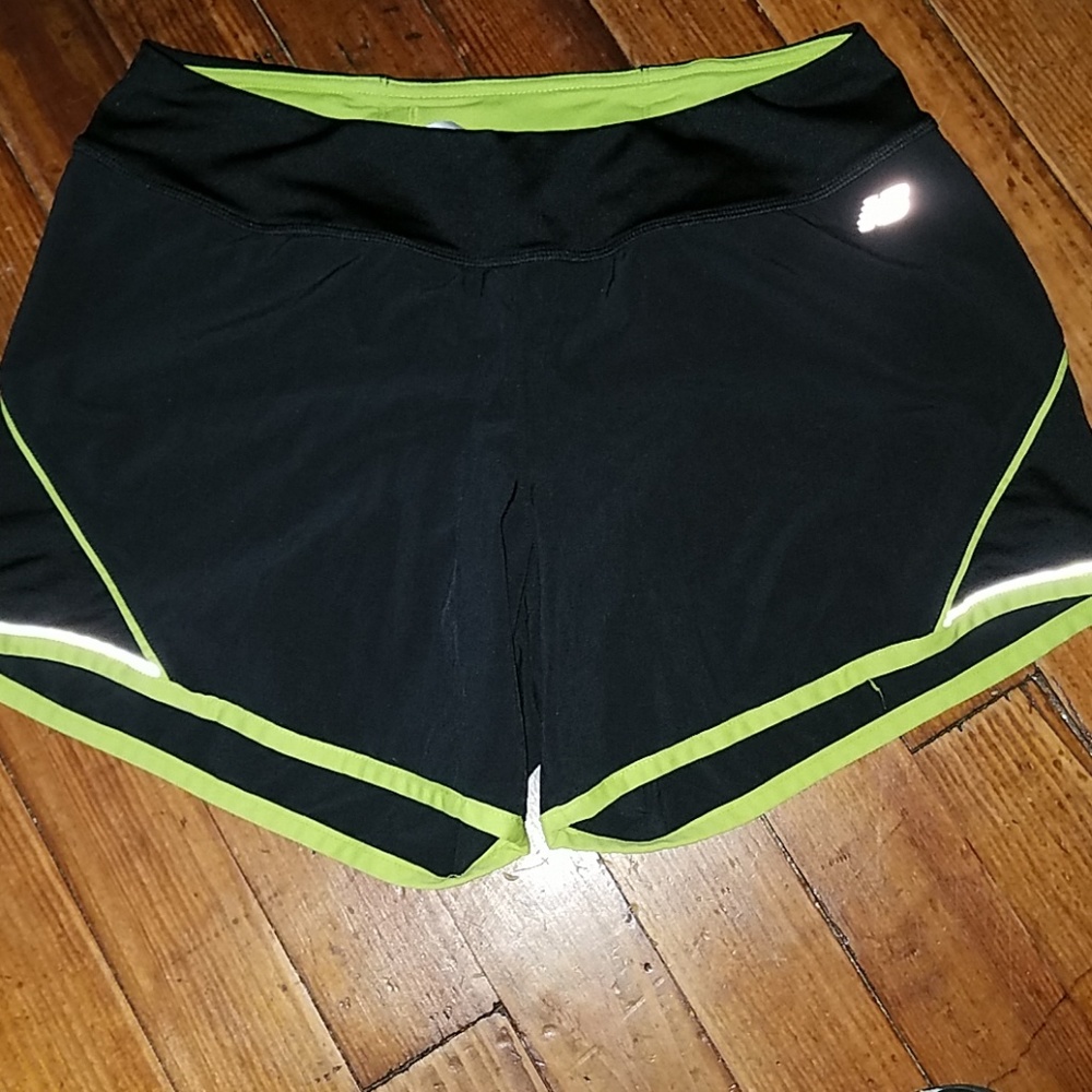 New Balance running short